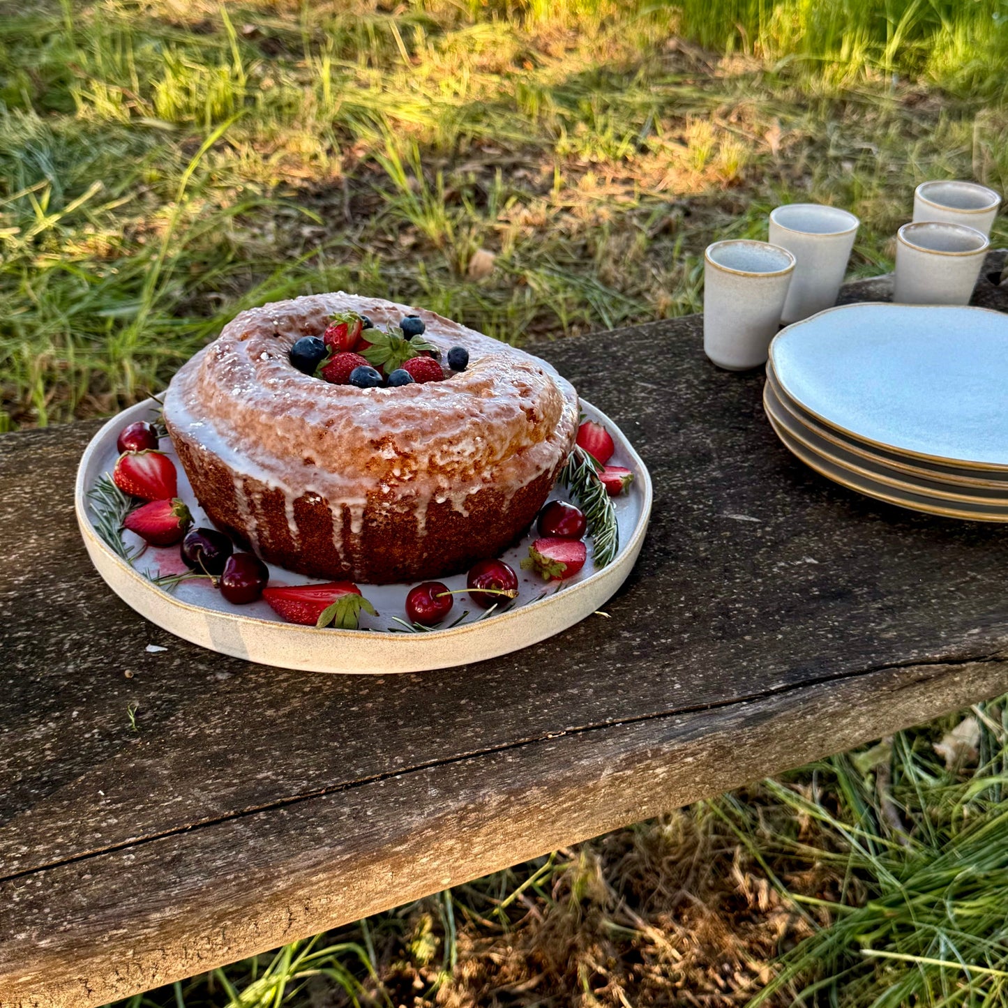 Cozy Cake Plate